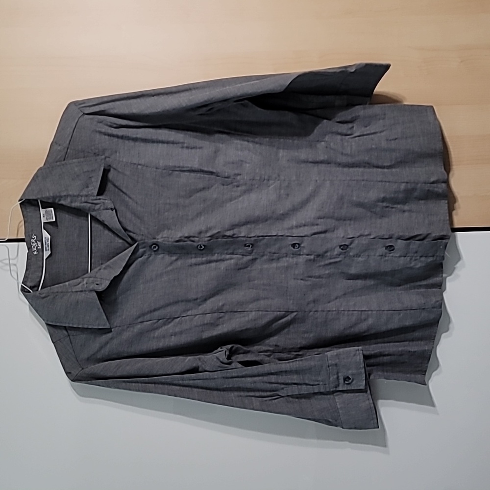 Woman's Riders Lee XL Gray Button-up Blouse  Preloved‎